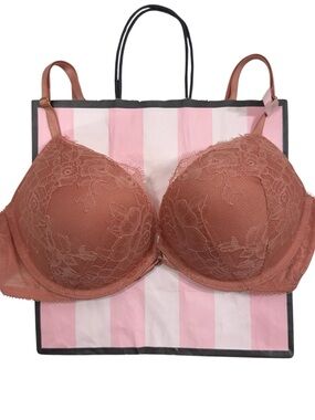 NWT VICTORIA’S SECRET BOMBSHELL ADDS 2 CUP SIZES PLUNGE LACE BRA 32C‎
